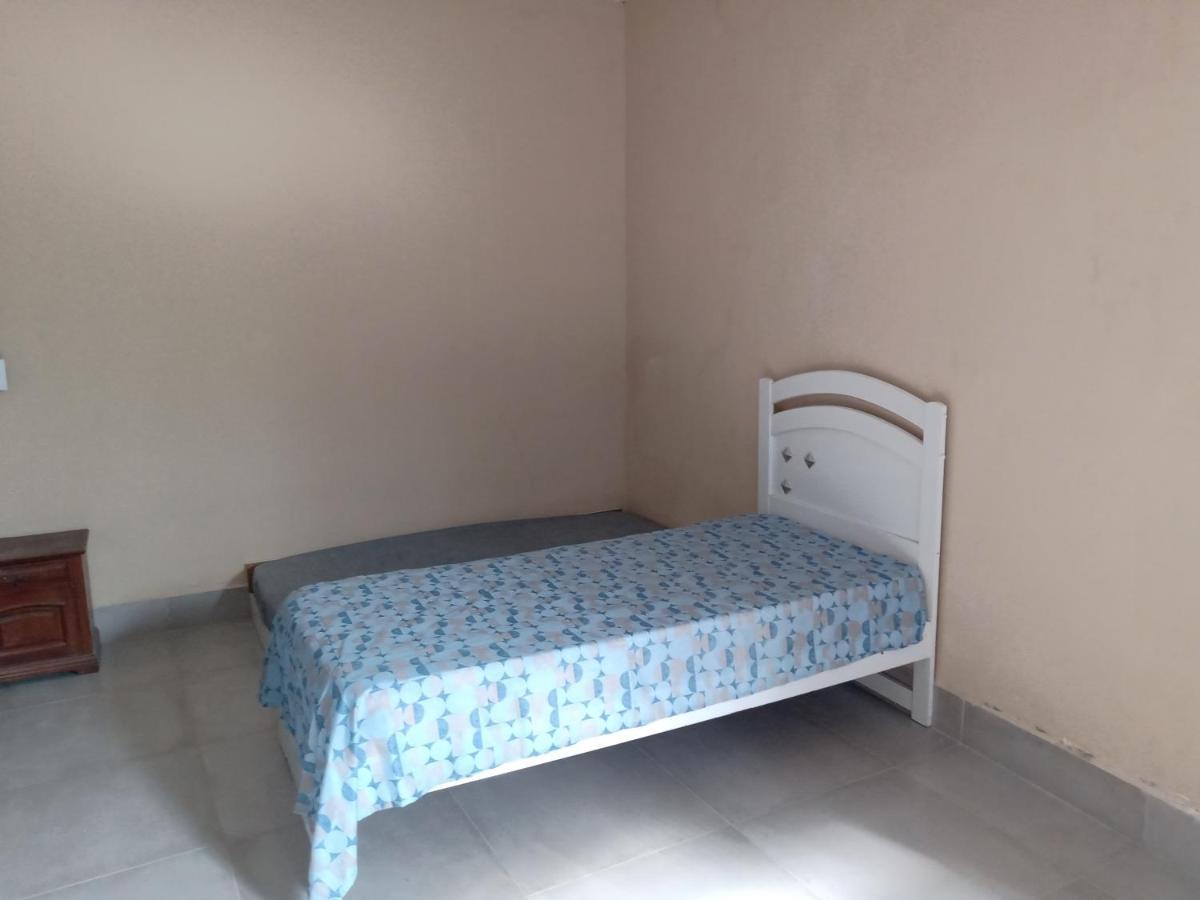 Casa Conceito Aberto Aconchegante, Perto De E Com Garagem 64m2 Сasa de vacaciones